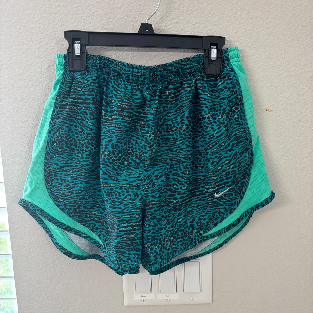Nike Green Athletic Shorts Lightweight Performance Wear